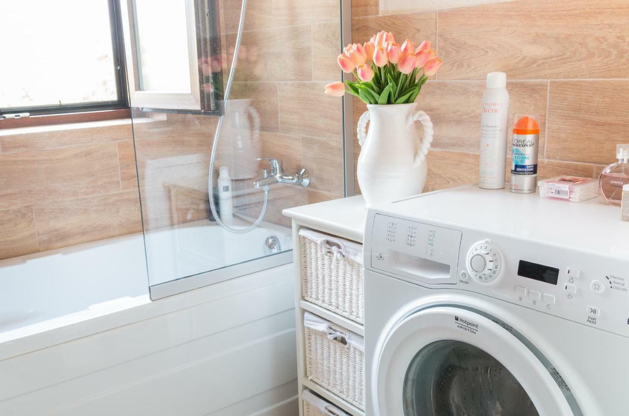 Cozy Flat In The Heart Of The City オラデア エクステリア 写真
