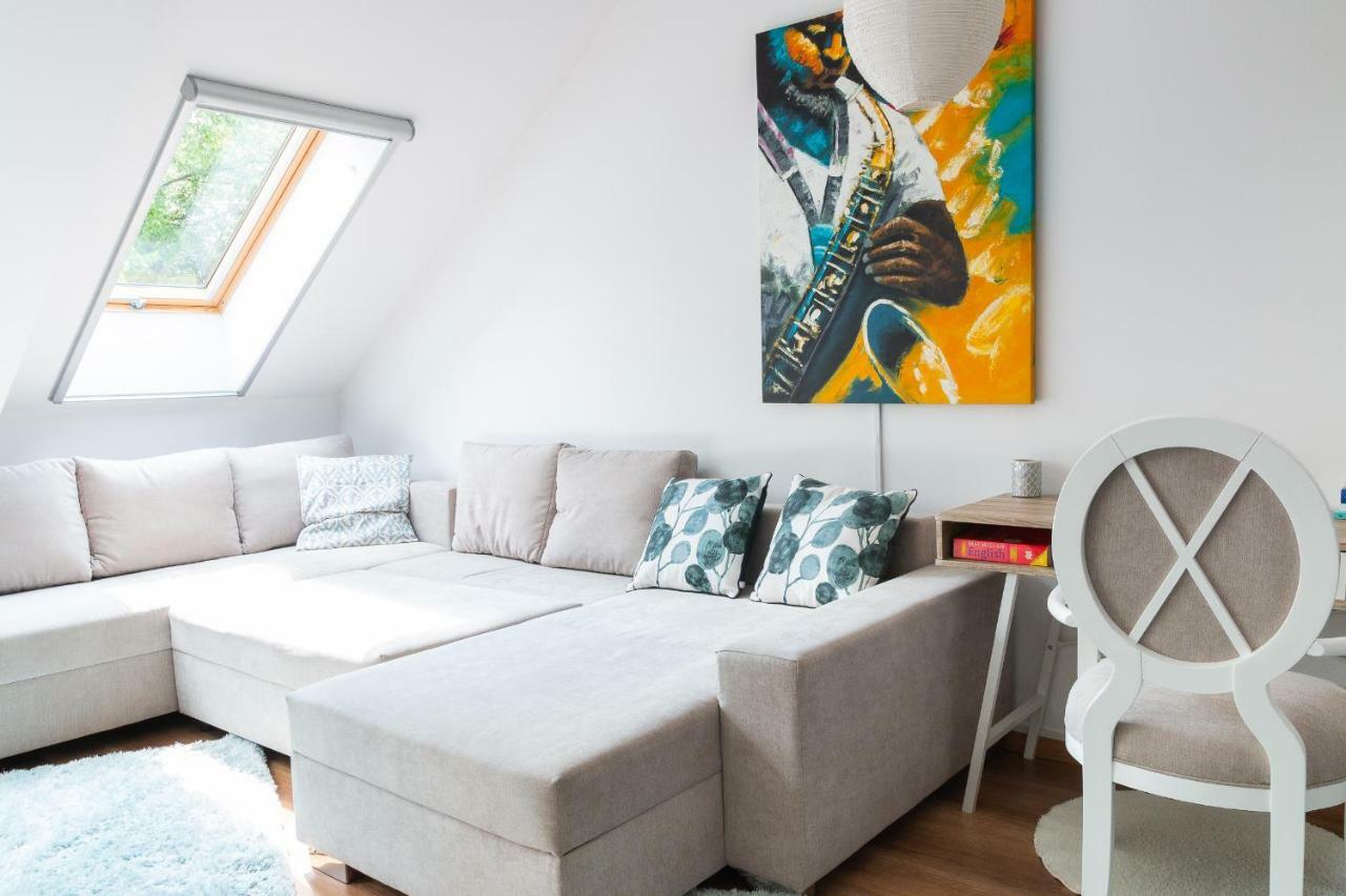 Cozy Flat In The Heart Of The City オラデア エクステリア 写真