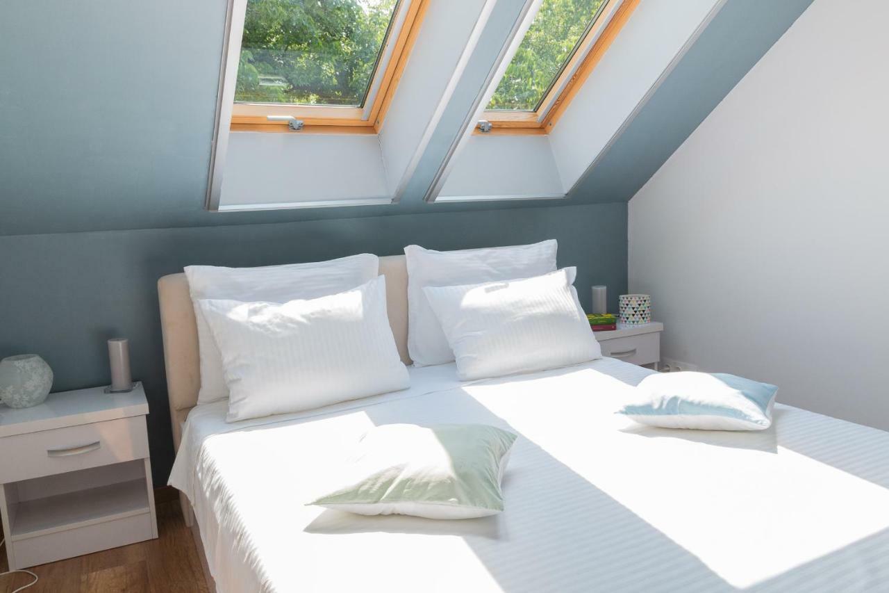 Cozy Flat In The Heart Of The City オラデア エクステリア 写真